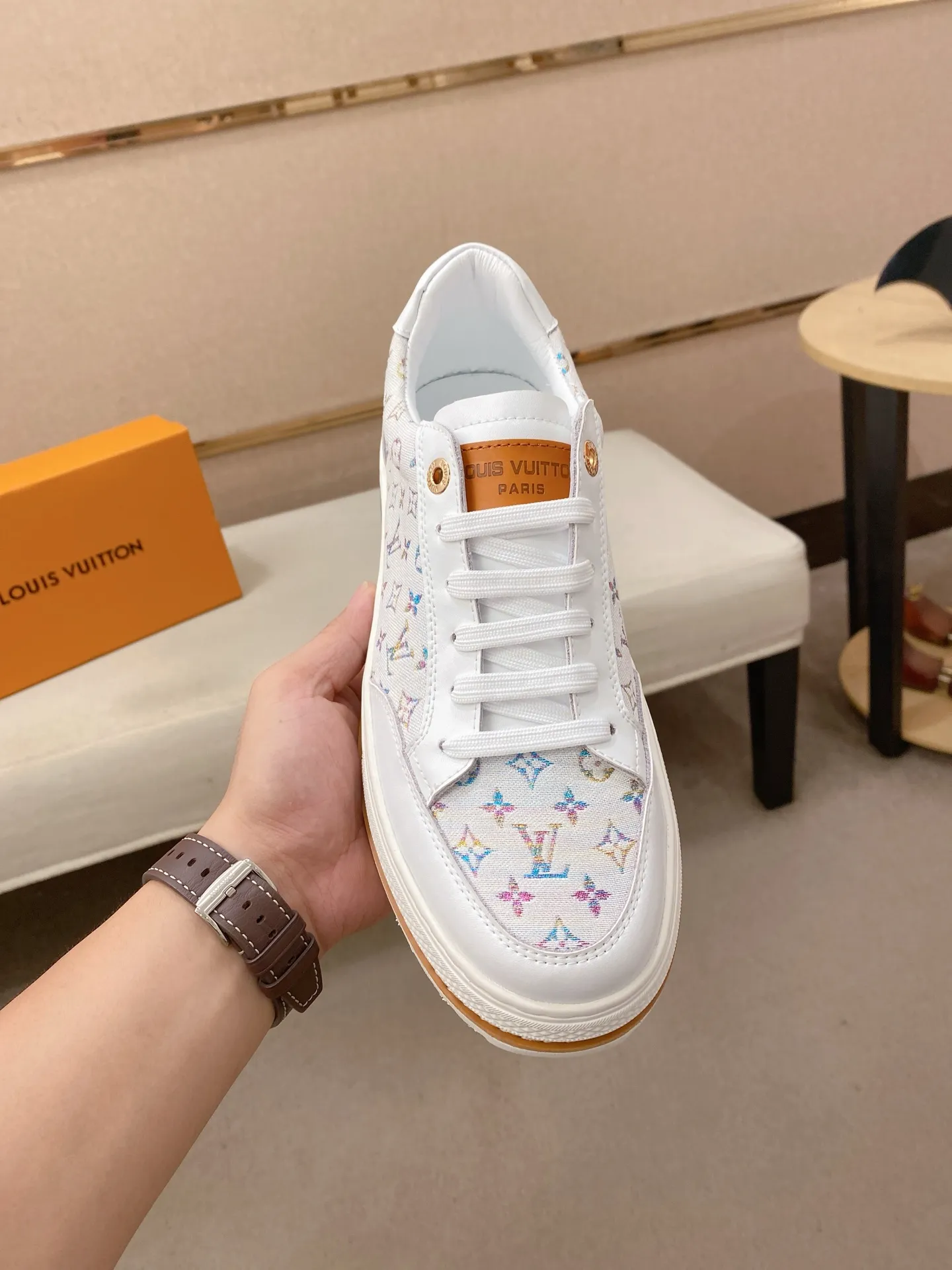 Men's clothing and shoes 400💰Louis Vuitton (Louis Vuitton/LV) top 🔍🔍 new models are on sale at the same time, the upper 🇮🇹 imported first-layer cowhide from Italy, fully imported sheepskin lining 💪💪, completely 1⃣️ to 1 ⃣️Re-engraved🇮🇹💪💪, ⚠Sole: The original sole is specially provided by the original factory, the exclusive movable molded sole is super comfortable, ⚠The original factory follows the order, 🔍🔍high quality, you can enter and exit the counter at will, welcome to compare⚠. Code number:38-44